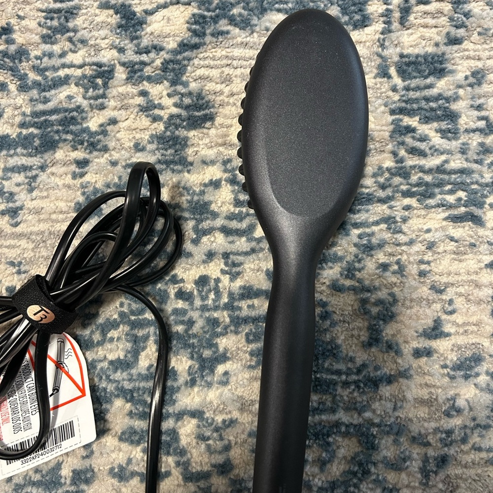 T3 Black and Rose Gold Hair Straightening Brush - Picture 5 of 7